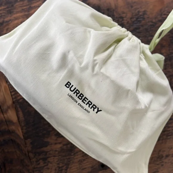 Burberry Vintage Checked Note Crossbody Bag - Picture 15 of 15